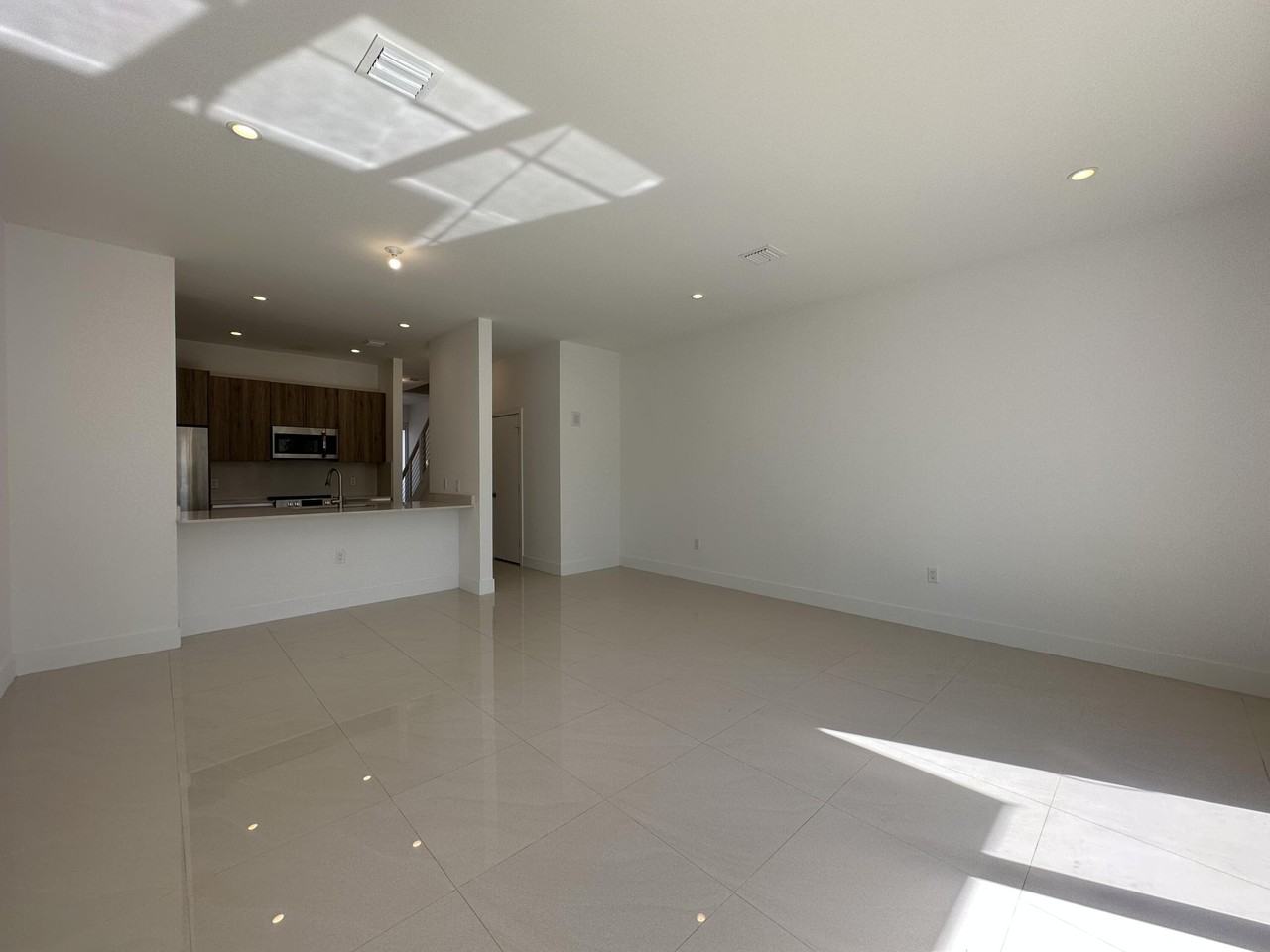 815 Ne 17th Ave #2 - Photo 7 of 27