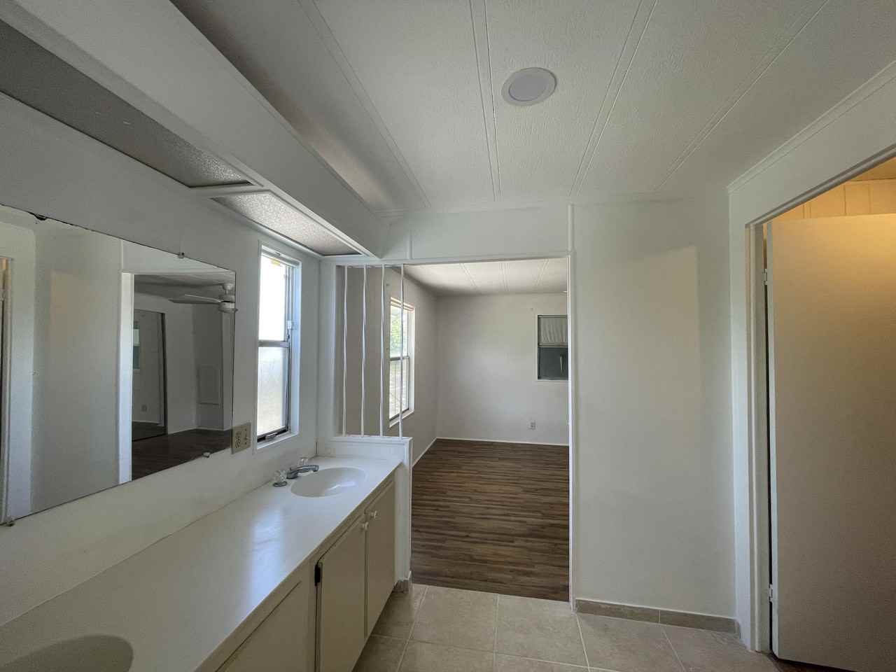 7518 Se Swan Ave - Photo 2 of 9