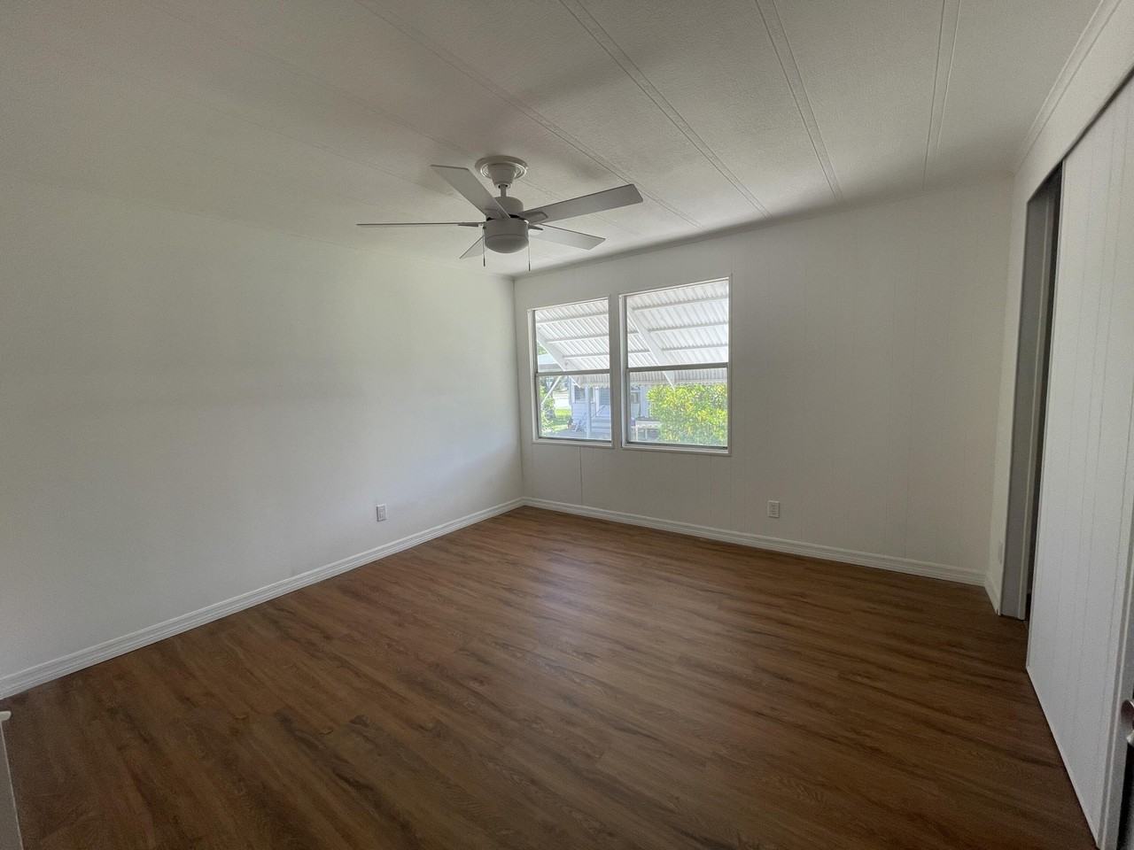 7518 Se Swan Ave - Photo 4 of 9