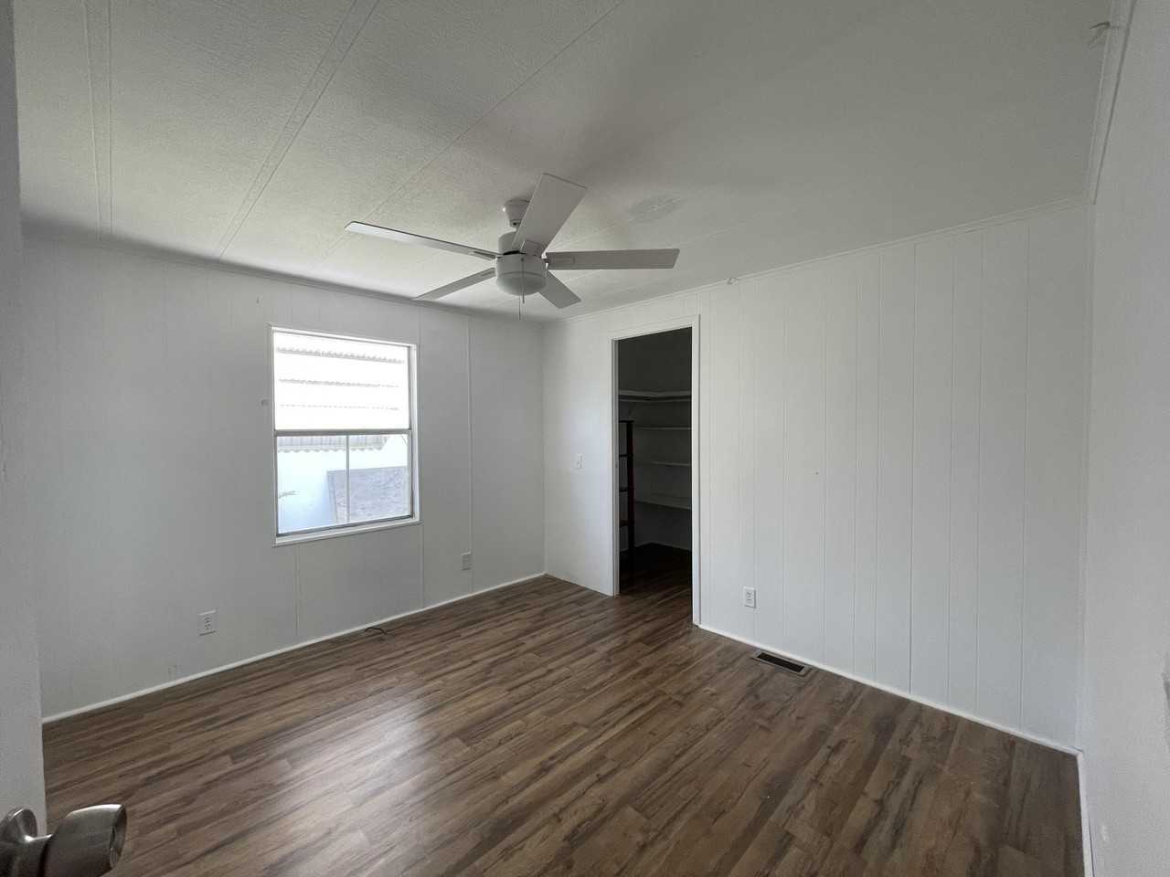 7518 Se Swan Ave - Photo 5 of 9