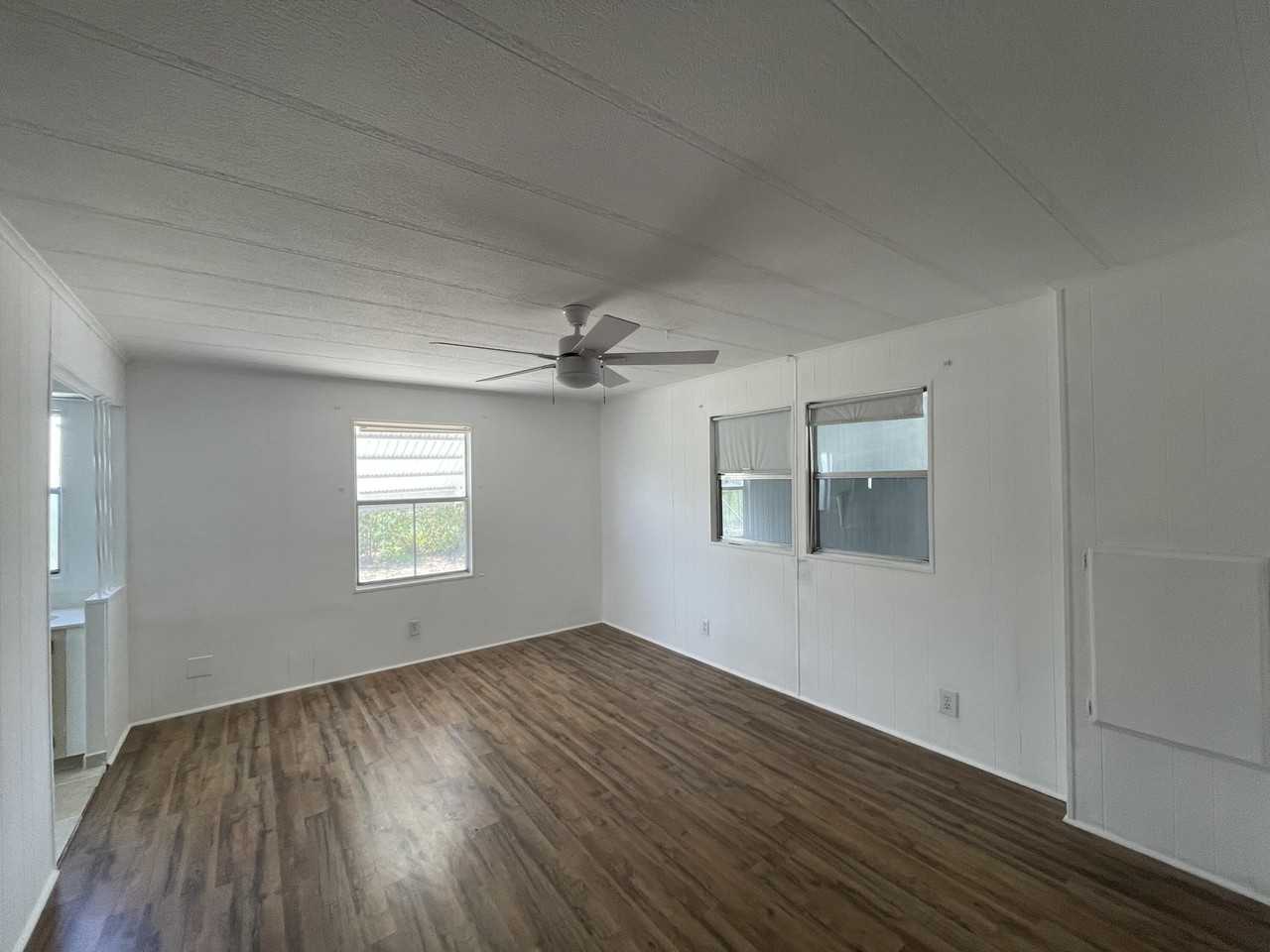 7518 Se Swan Ave - Photo 6 of 9