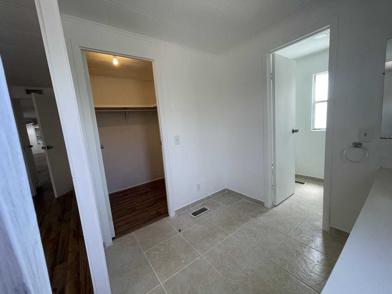 7518 Se Swan Ave - Photo 7 of 9