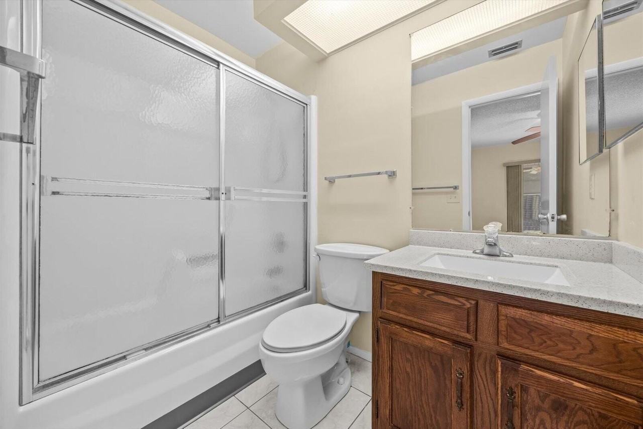 29 Lake Vista Trl #205 - Photo 3 of 36