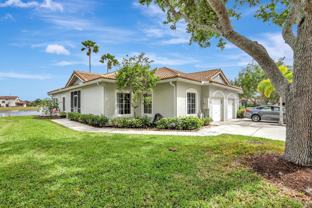 1040 Sw 42nd Ave - Photo 1 of 1