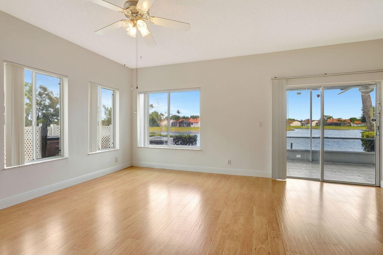 1040 Sw 42nd Ave - Photo 5 of 34