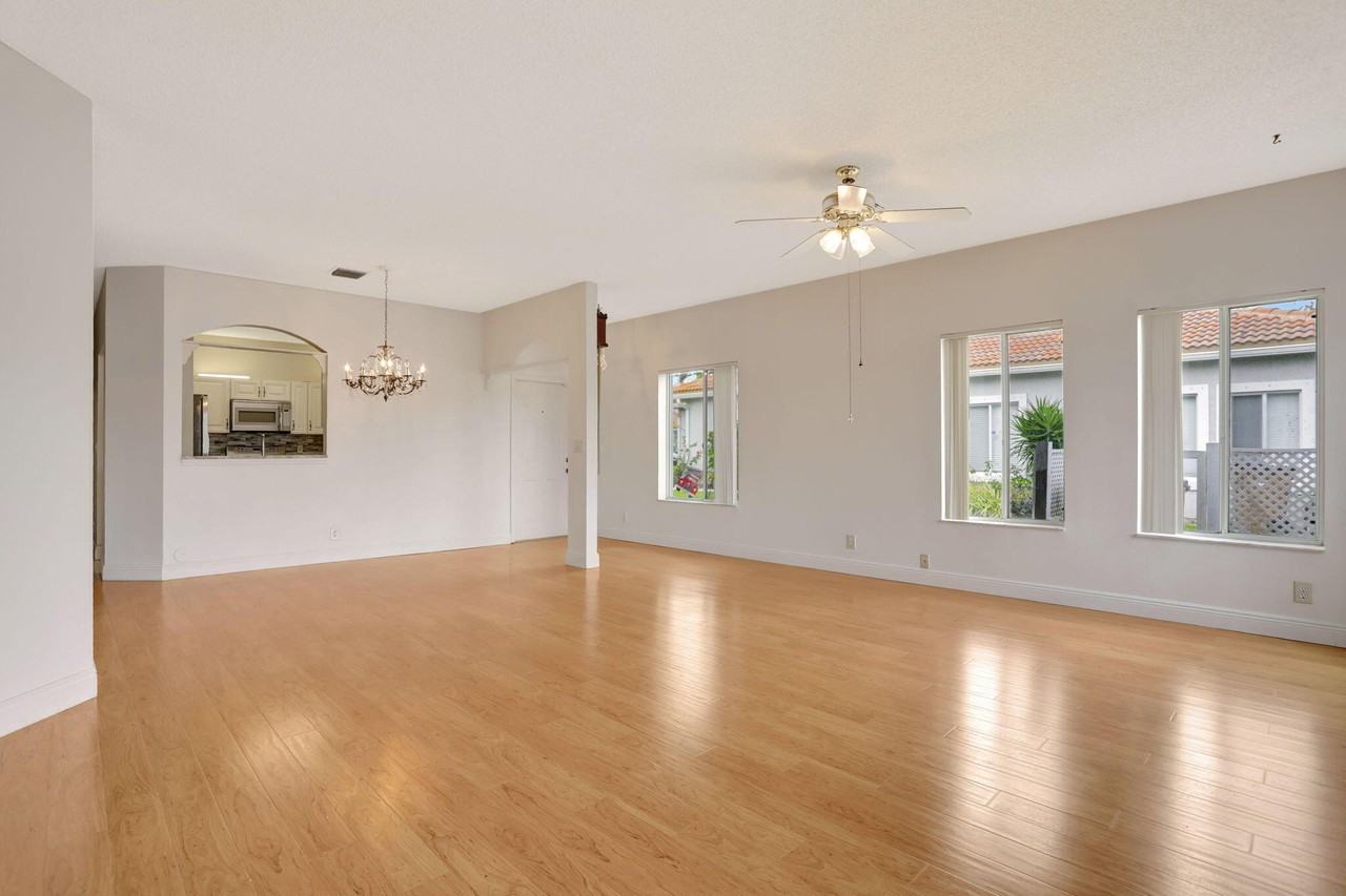 1040 Sw 42nd Ave - Photo 6 of 34