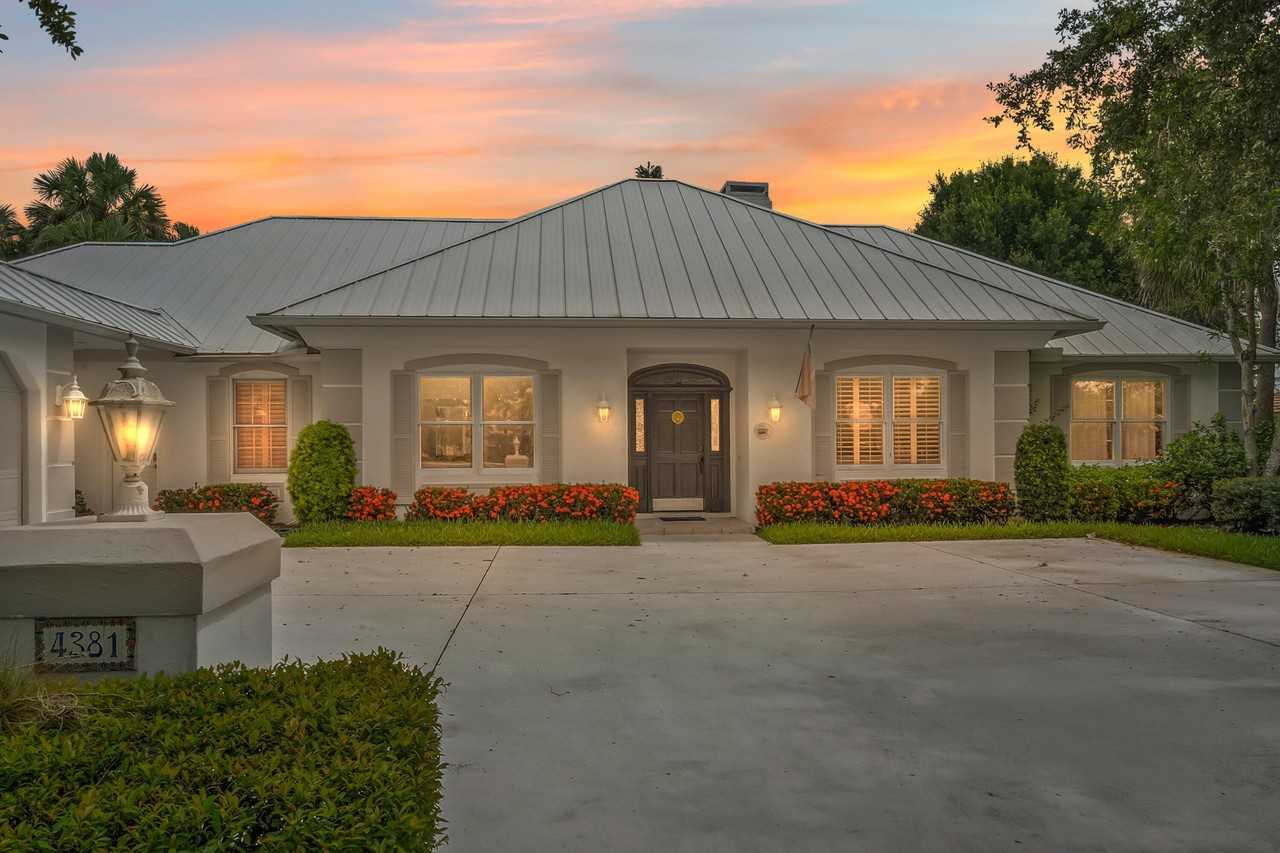 4381 Sw Parkgate Blvd - Photo 4 of 50