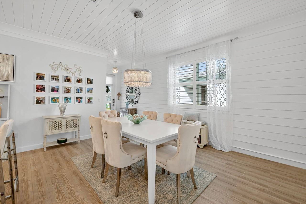 9866 Sw Veronese Dr - Photo 5 of 40