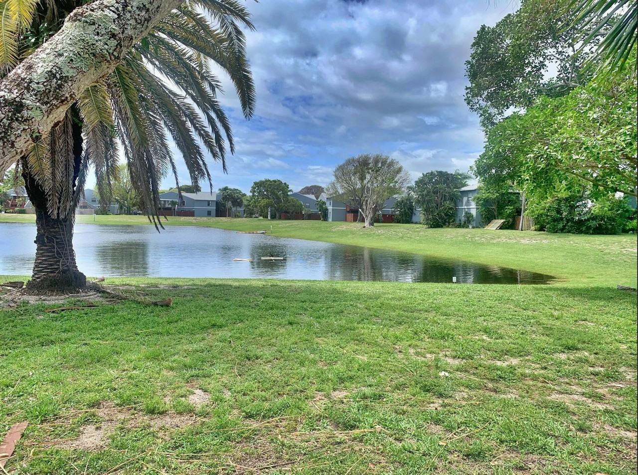 13 Crossings Cir #C - Photo 2 of 22