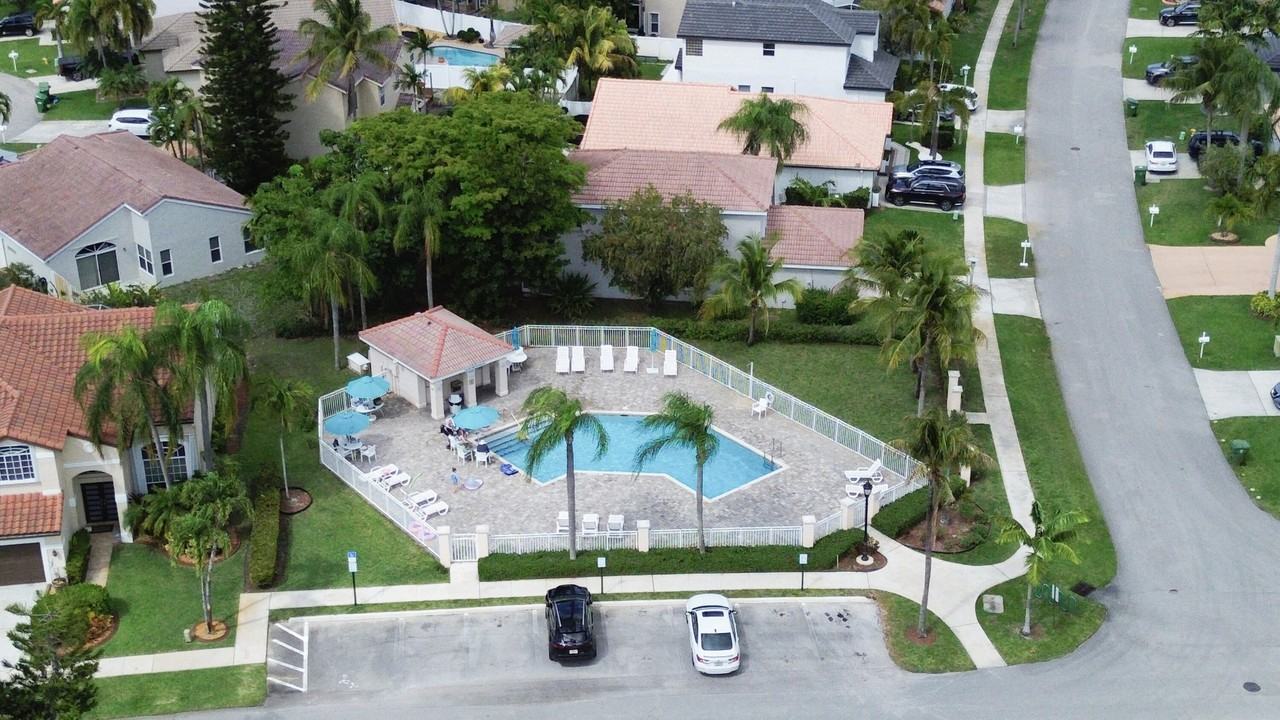 491 Sw 182nd Way - Photo 3 of 45