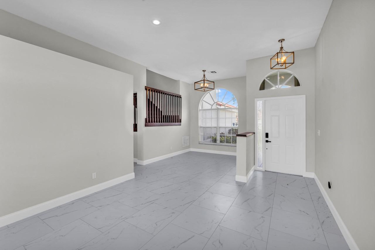 491 Sw 182nd Way - Photo 4 of 45