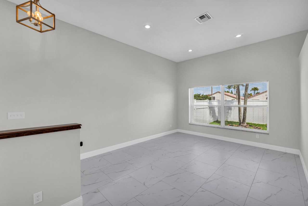 491 Sw 182nd Way - Photo 6 of 45