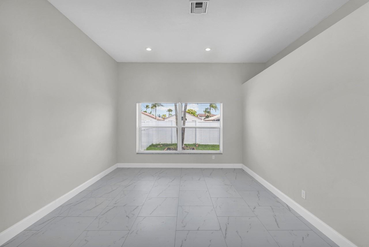 491 Sw 182nd Way - Photo 7 of 45