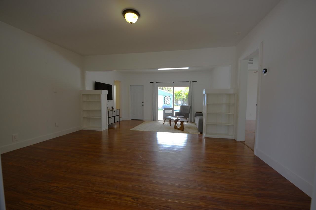 717 N E St - Photo 3 of 29