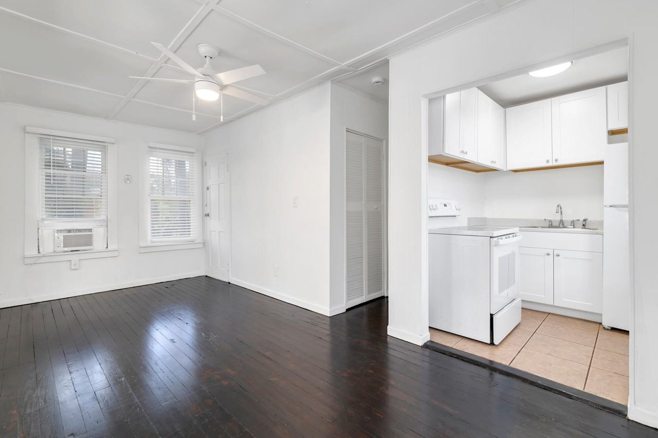 204 Conniston Rd - Photo 4 of 14