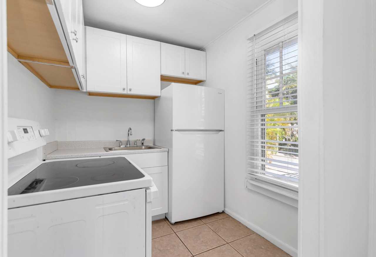 204 Conniston Rd - Photo 6 of 14