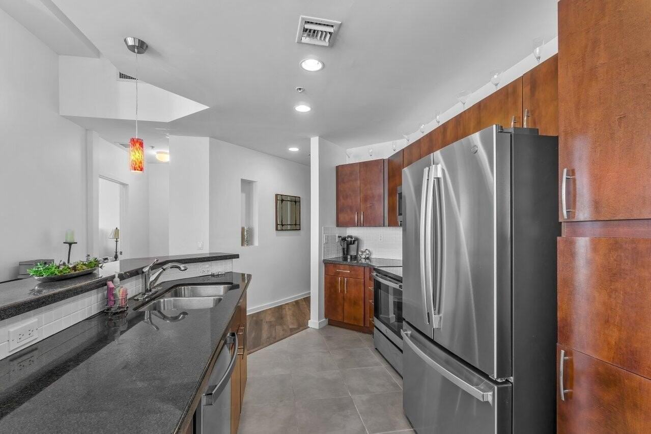 300 S Australian Ave #1605 - Photo 7 of 37