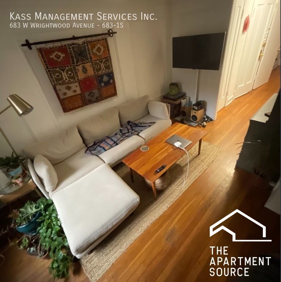 683 W Wrightwood Ave #1S - Photo 3 of 6