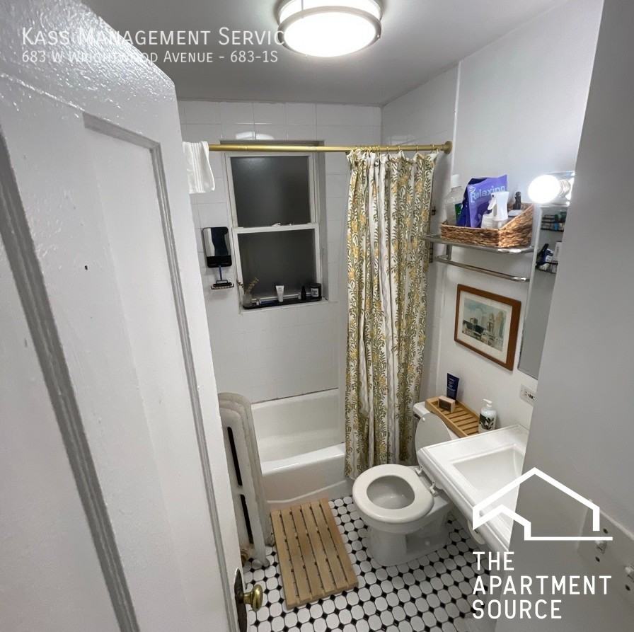 683 W Wrightwood Ave #1S - Photo 6 of 6