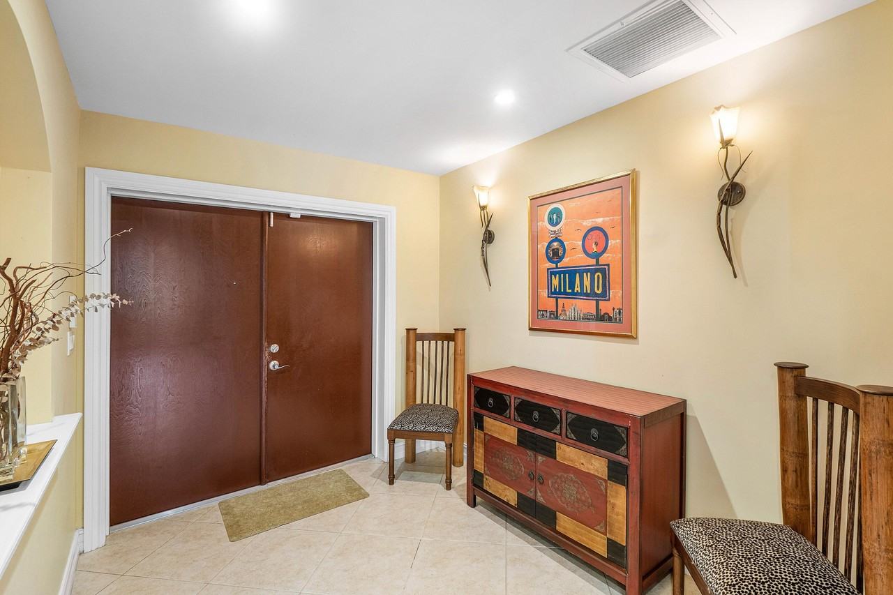 3509 Nw 26th Ct - Photo 3 of 33