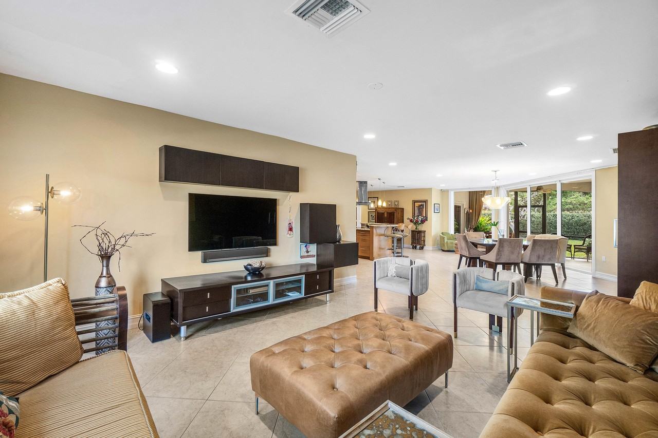 3509 Nw 26th Ct - Photo 5 of 33