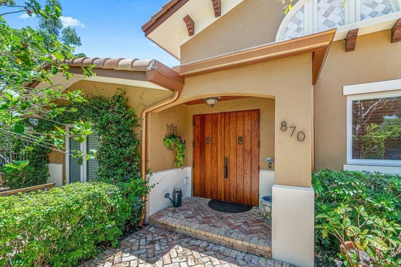 870 Nw 7th St - Photo 6 of 37