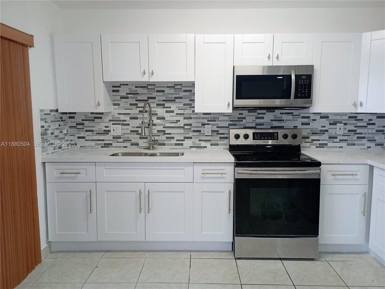 2531 West 60th Place #101 - Photo 6 of 13