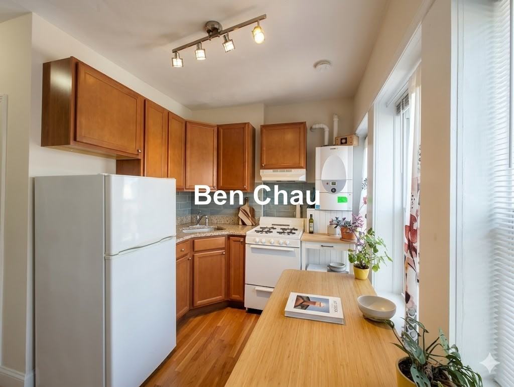 1056 Cambridge St #3A - Photo 3 of 6