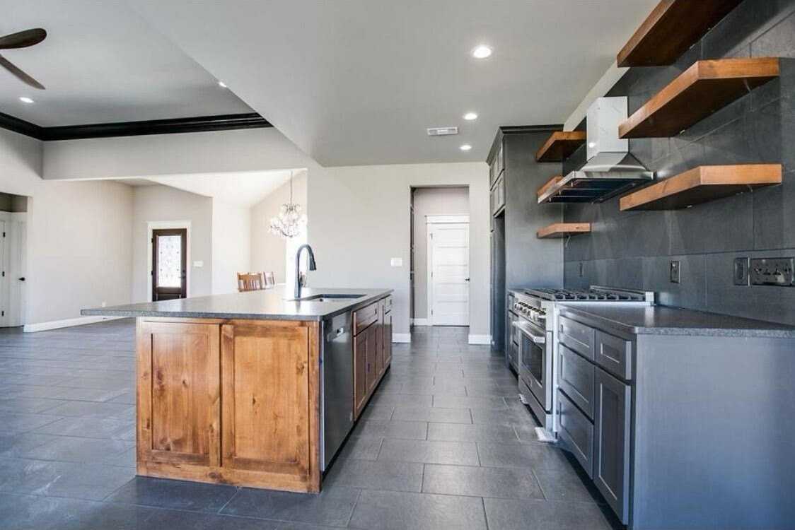 2022 Silver Creek Ct - Photo 3 of 27