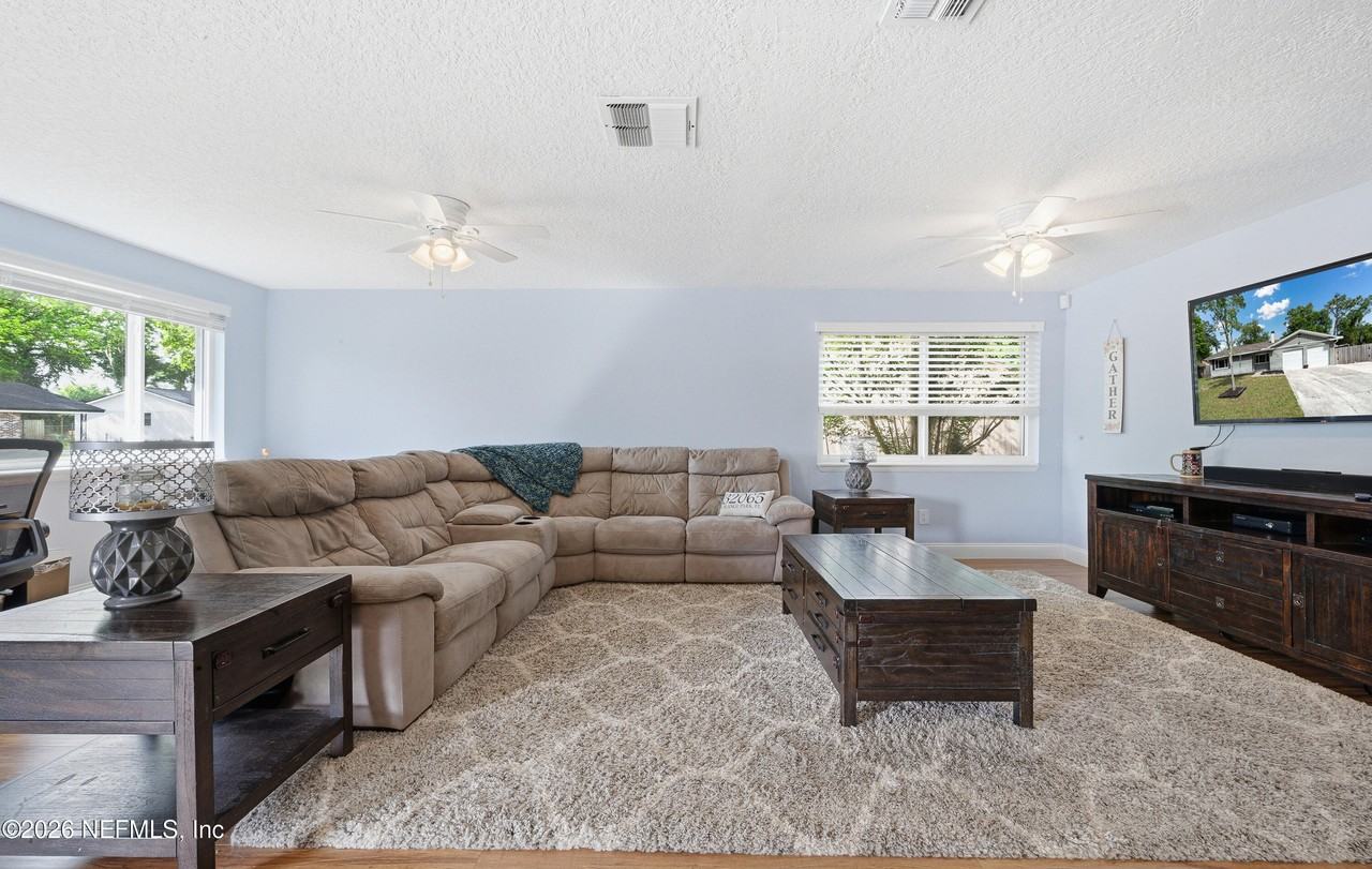 972 Dostie Cir - Photo 4 of 27