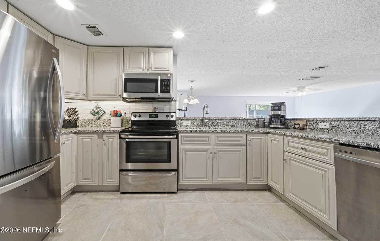 972 Dostie Cir - Photo 6 of 27