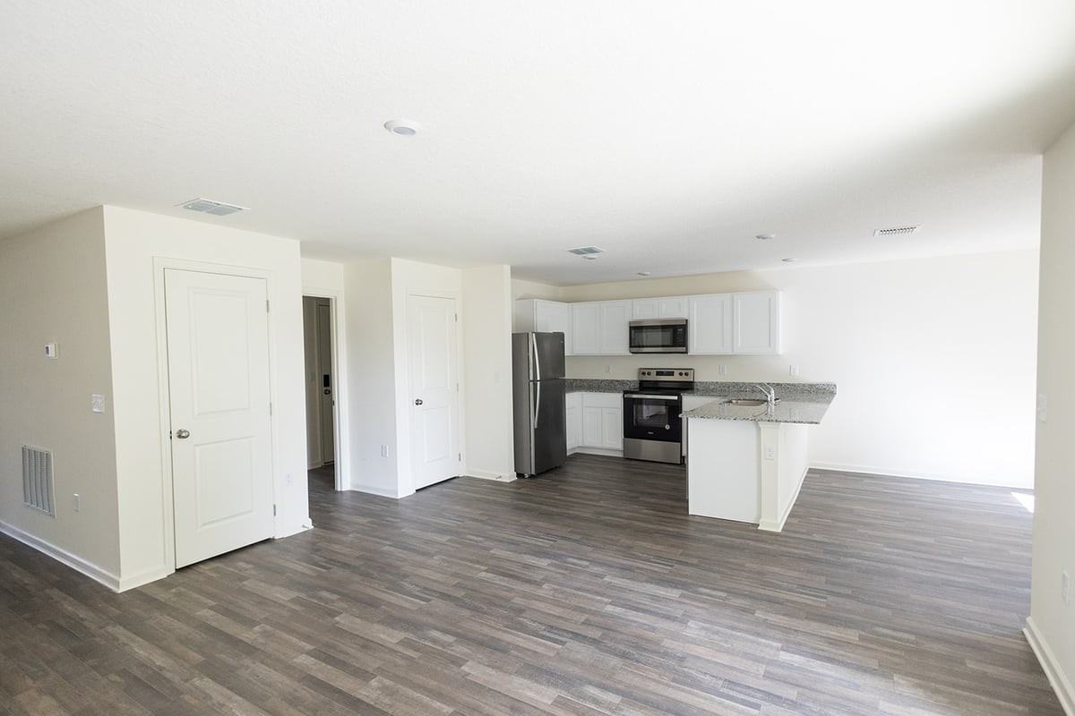 664 Hillview Loop - Photo 3 of 16