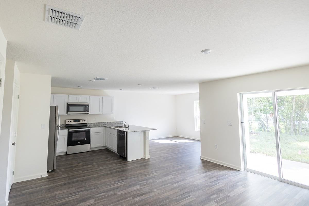 664 Hillview Loop - Photo 4 of 16