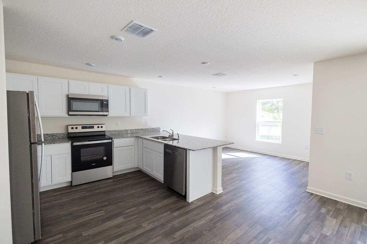 664 Hillview Loop - Photo 7 of 16