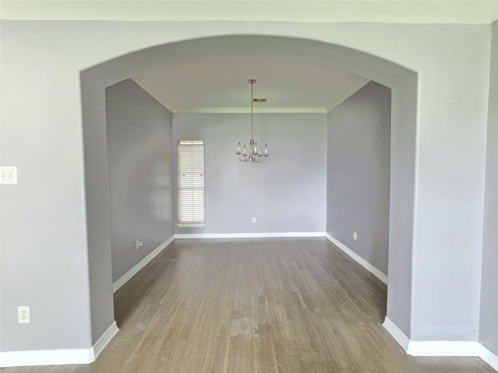 12015 Rosecroft Dr - Photo 7 of 13