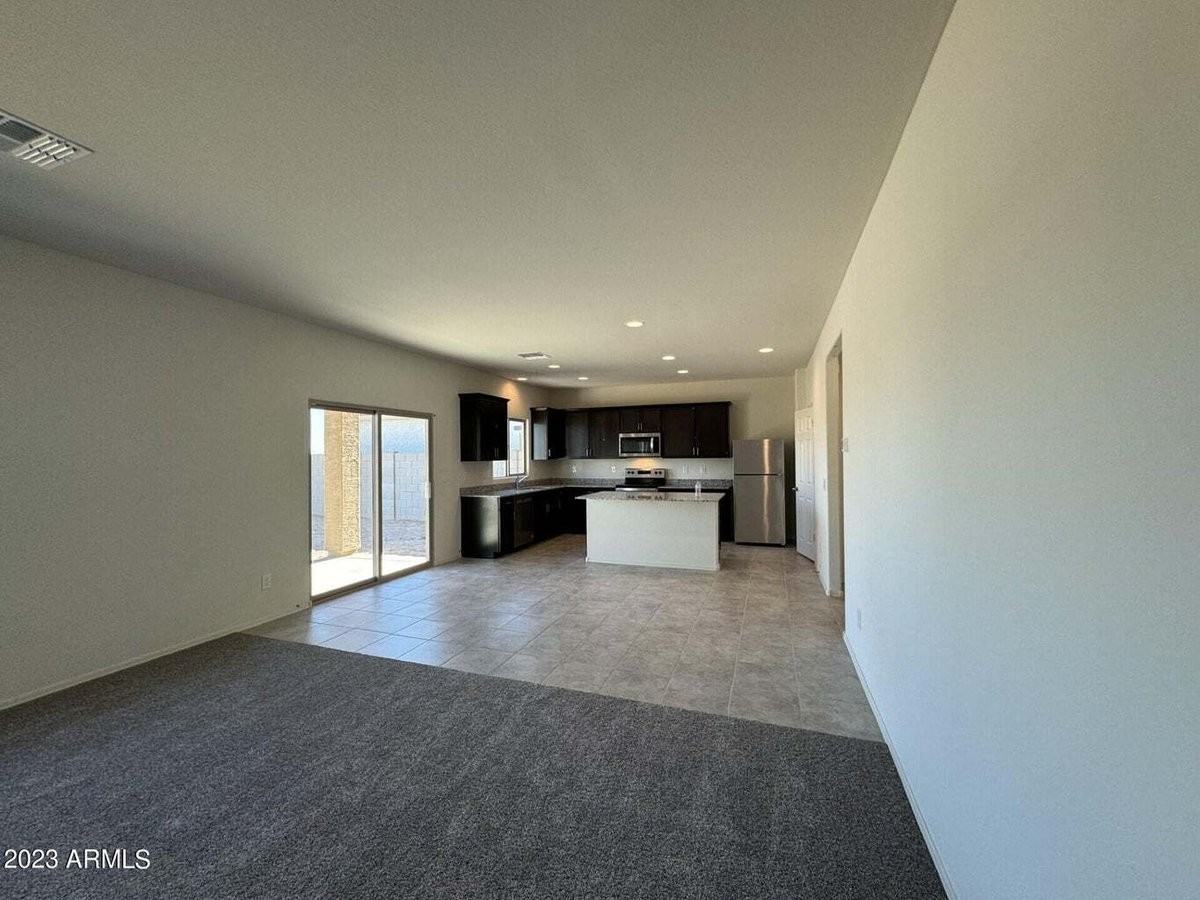 18283 N Presley Ln - Photo 2 of 17