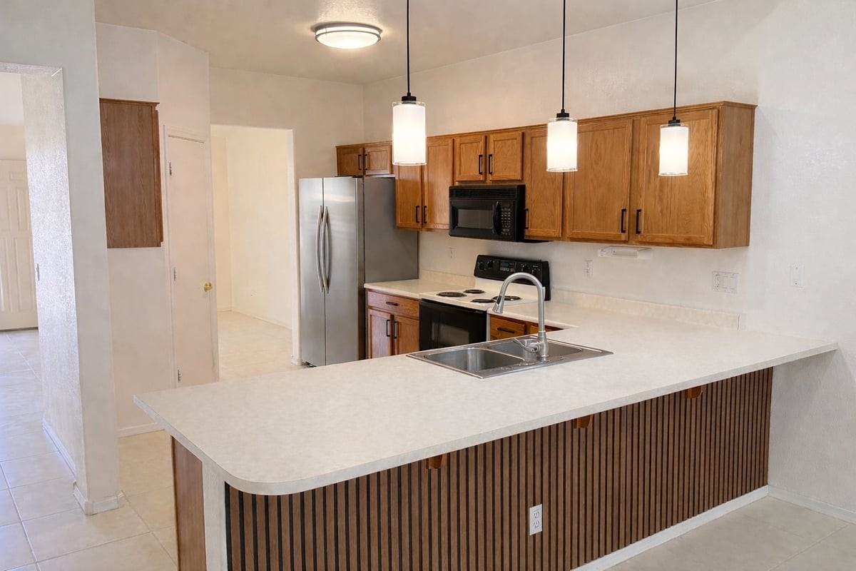 501 W Spur Ave - Photo 5 of 33