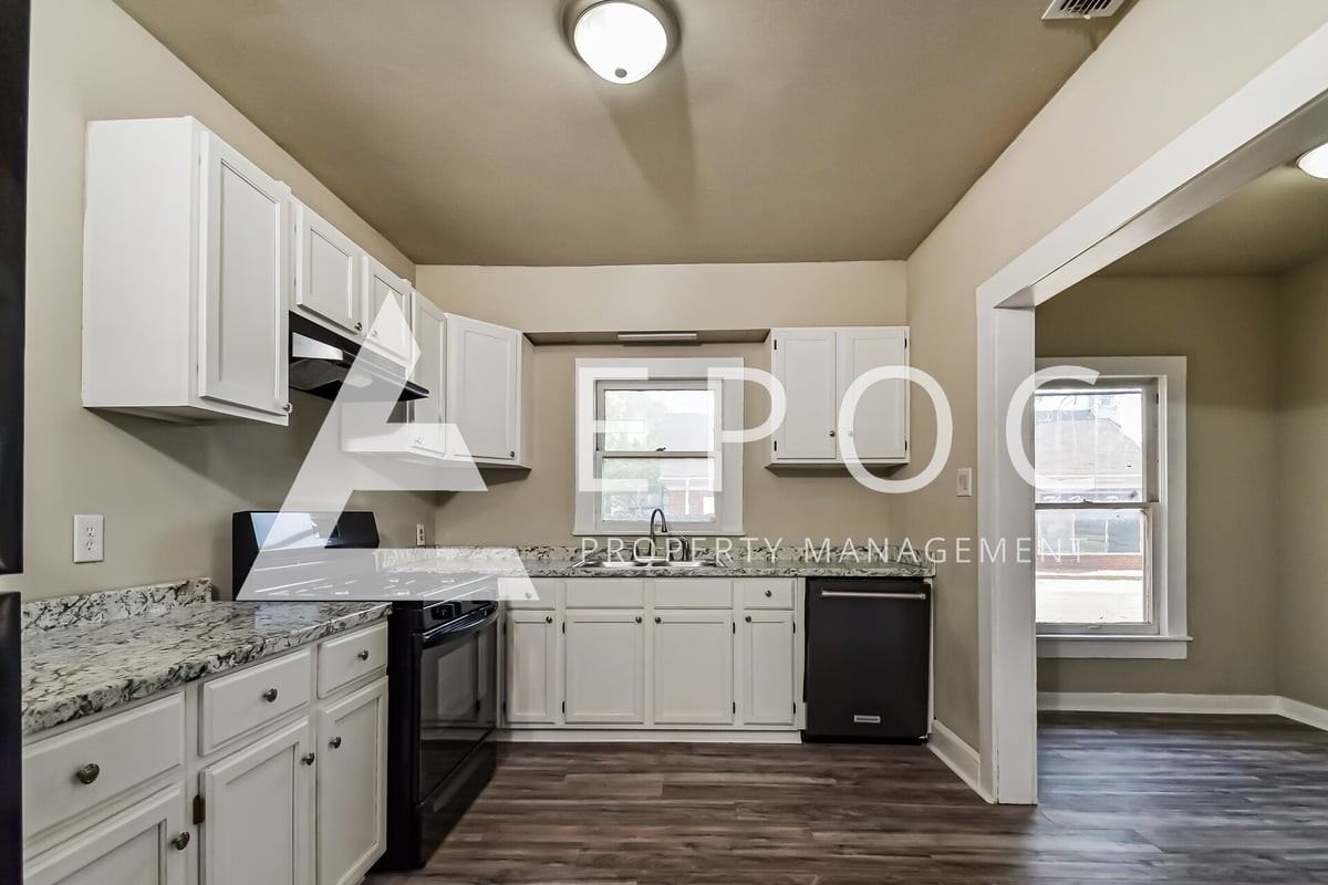 2000 Grant St - Photo 3 of 15