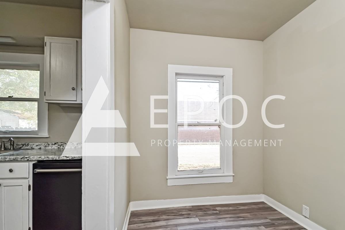 2000 Grant St - Photo 4 of 15