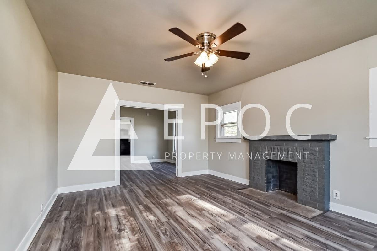 2000 Grant St - Photo 5 of 15