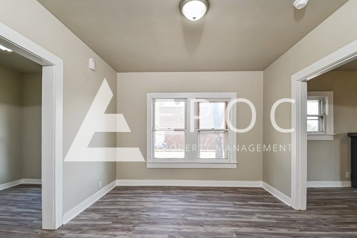 2000 Grant St - Photo 7 of 15