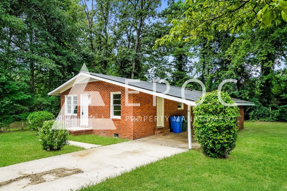 208 Stuart Ave - Photo 2 of 16