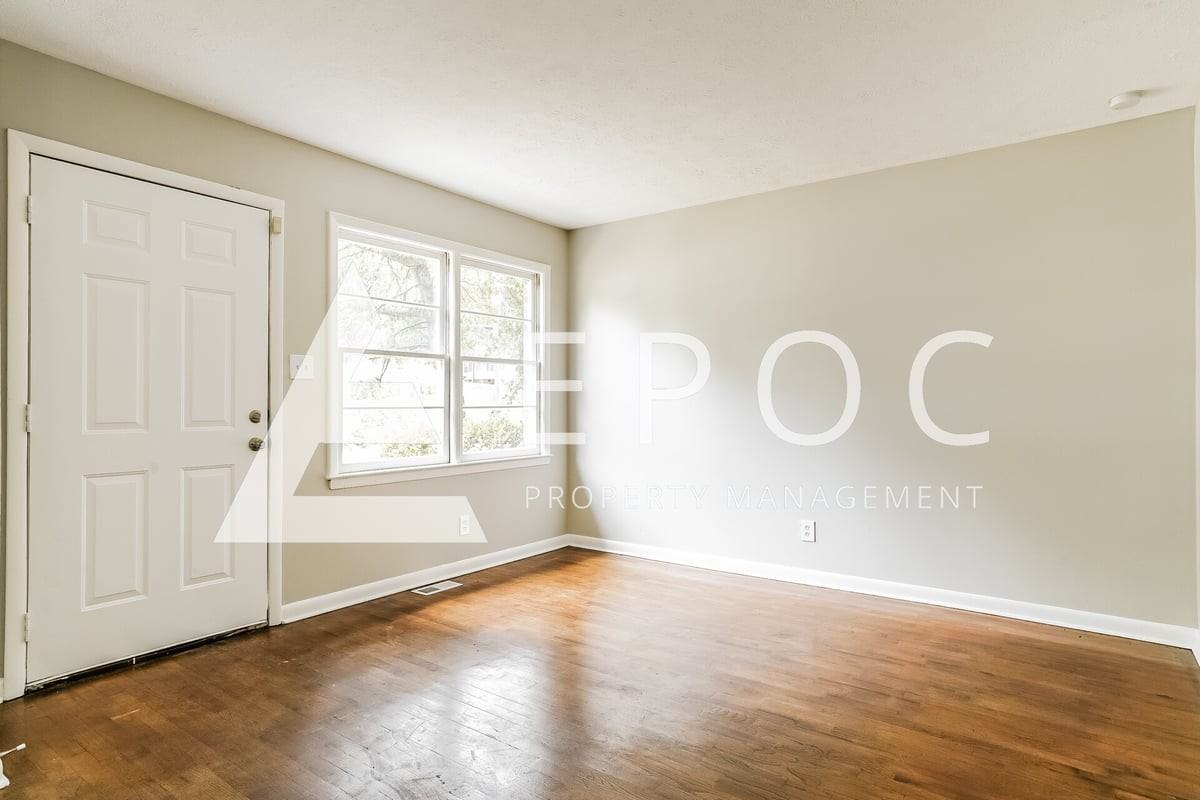 208 Stuart Ave - Photo 6 of 16