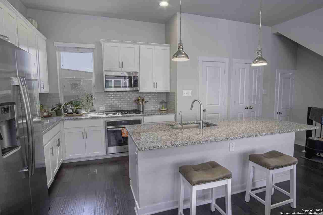 430 Clay St #5 - Photo 5 of 17