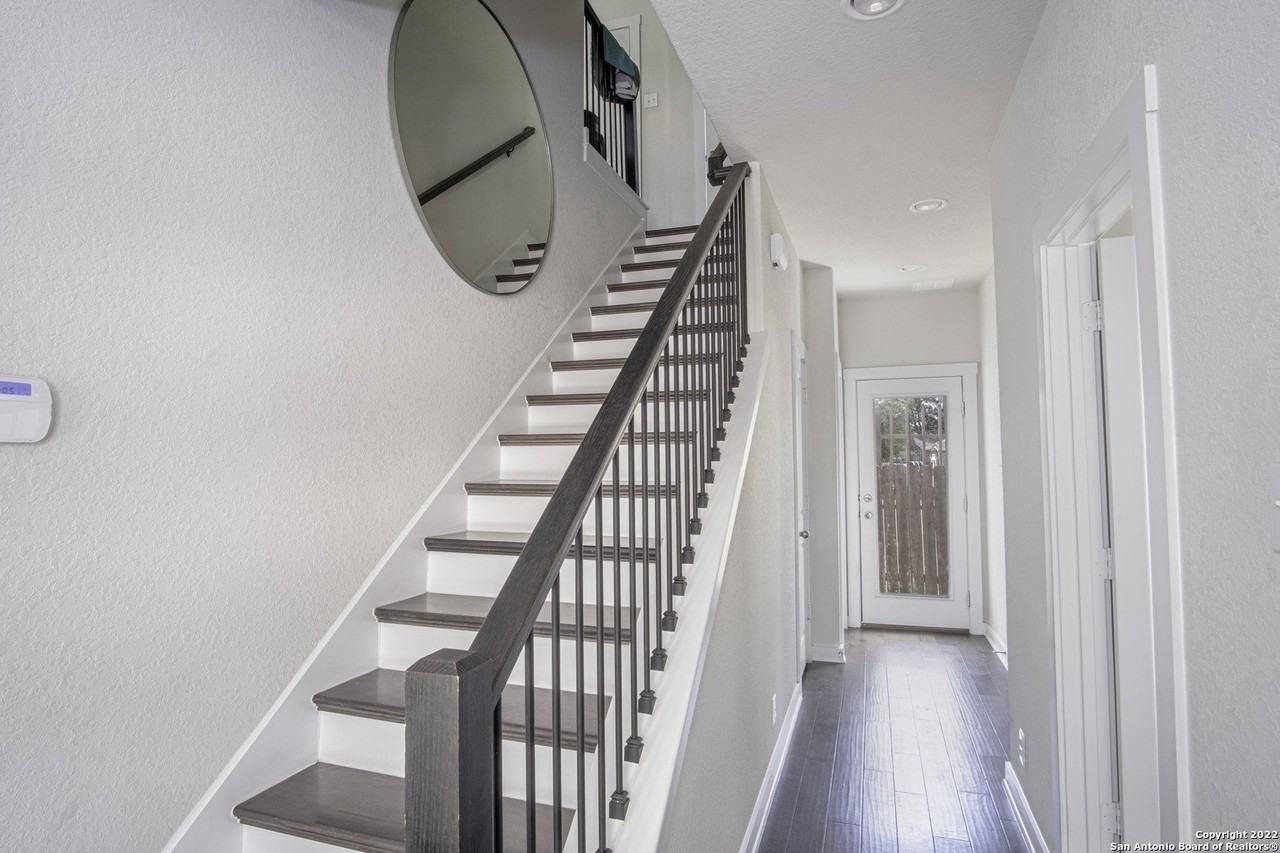 430 Clay St #5 - Photo 7 of 17