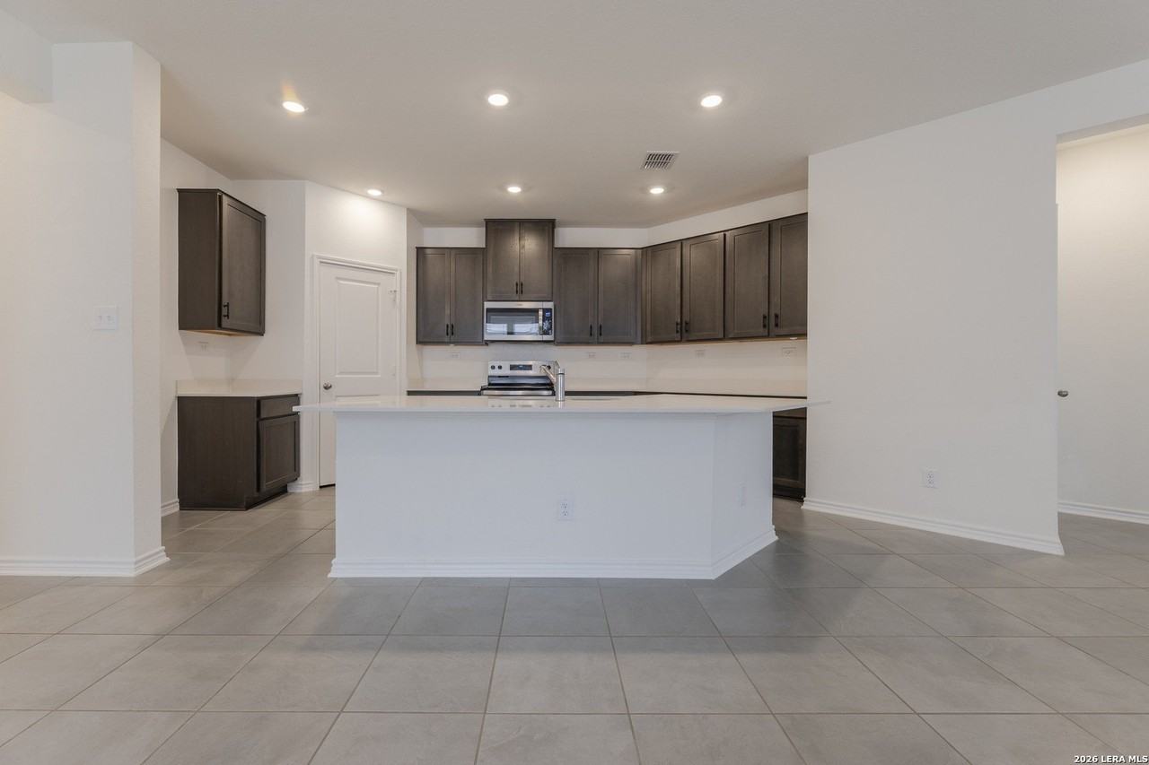 9507 Reinhartz Way - Photo 3 of 21