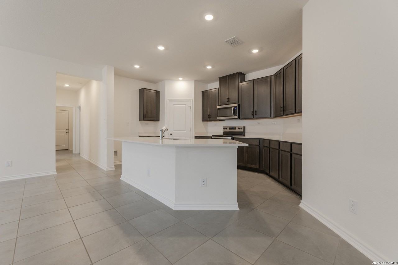 9507 Reinhartz Way - Photo 4 of 21