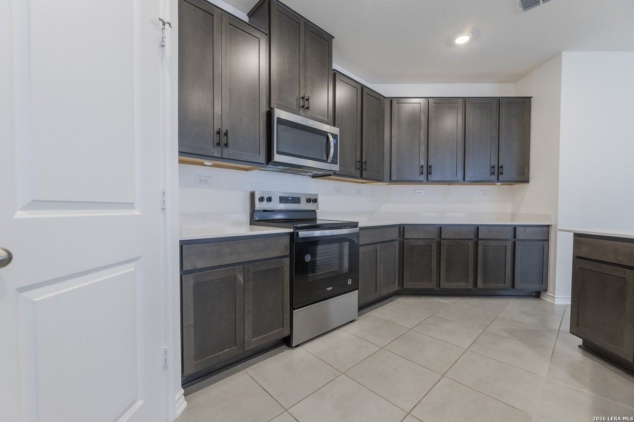 9507 Reinhartz Way - Photo 5 of 21