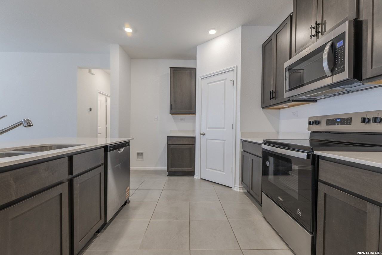 9507 Reinhartz Way - Photo 6 of 21