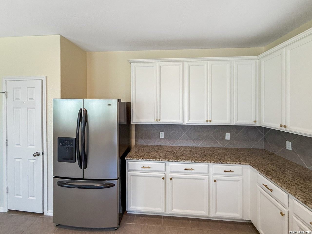 10535 Noble Cyn - Photo 4 of 31